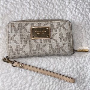 Michael Kors wristlet